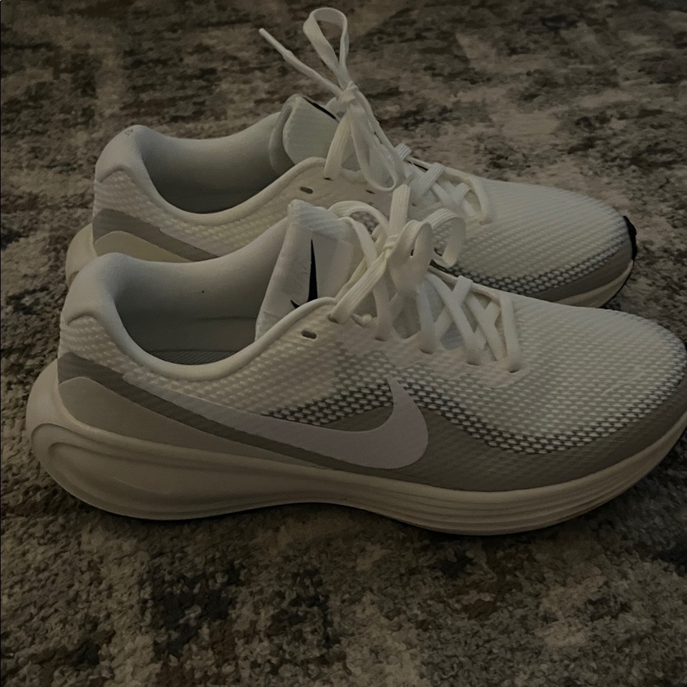 Nike White Athletic Shoes - Picture 2 of 4